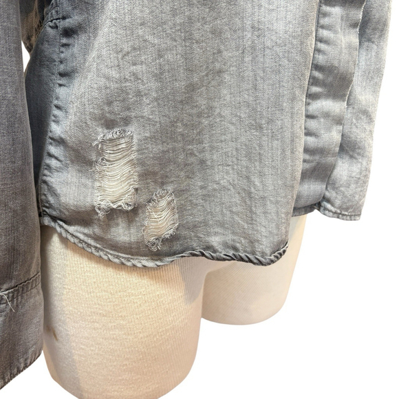Cloth & Stone Anthropologie Shirt Distressed Chambray Gray Patches Sz. XS - Picture 4 of 12